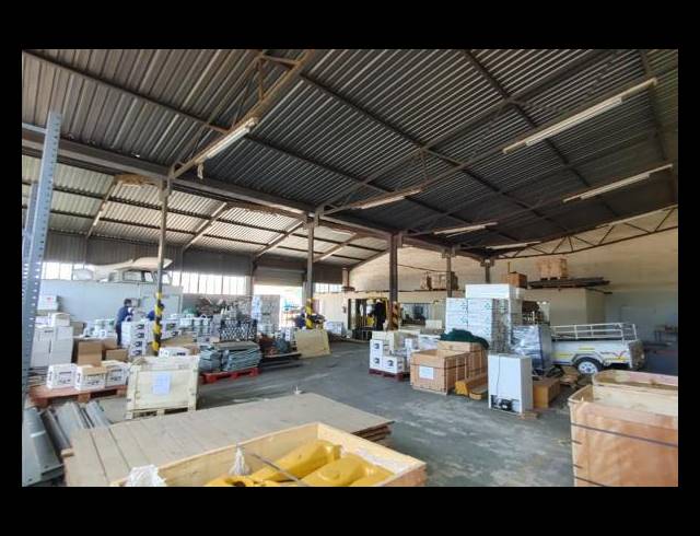 520M² WAREHOUSE TO LET IN ANDERBOLT